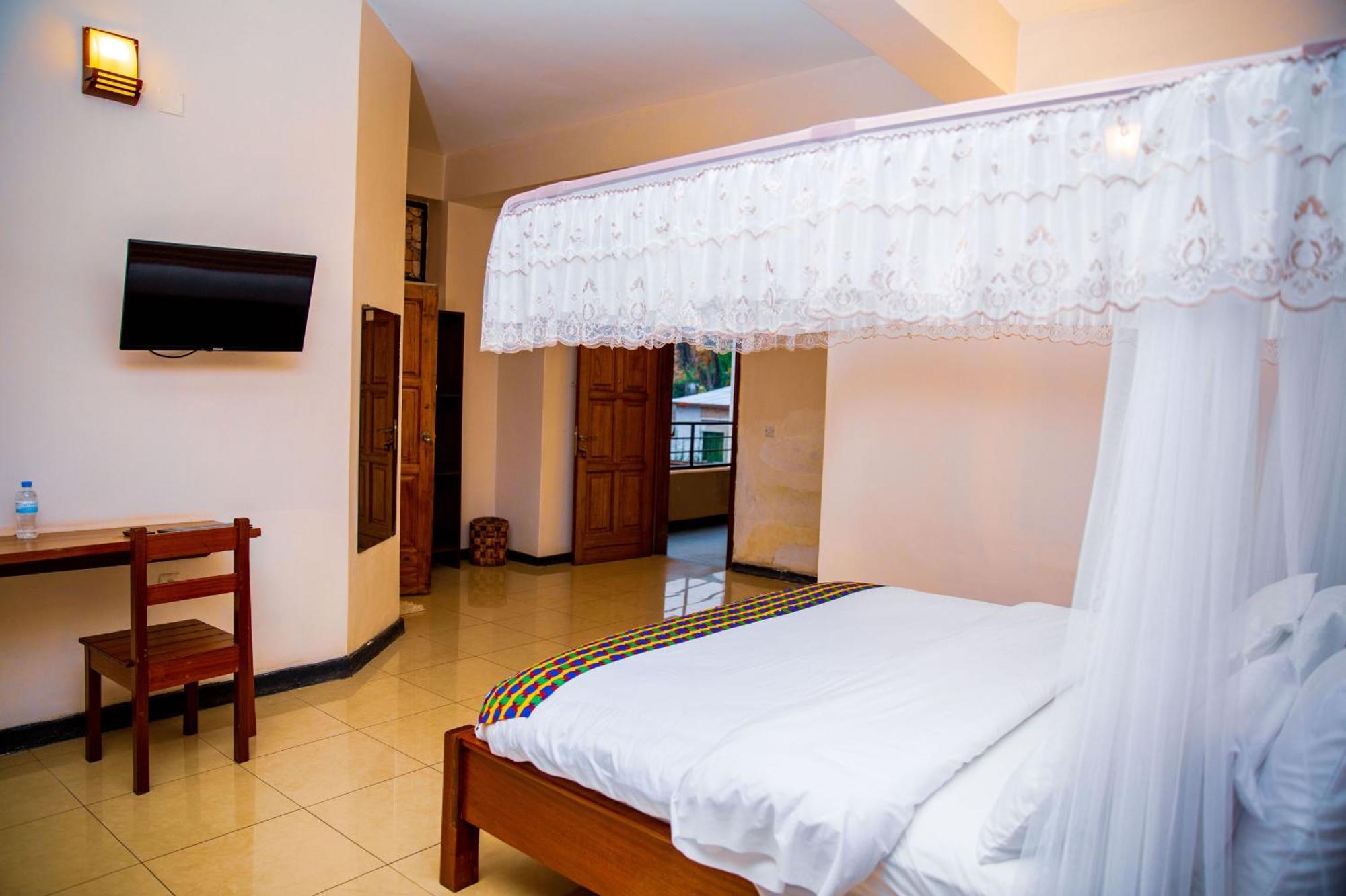 Kivu Hilltop View Resort Gisenyi ภายนอก รูปภาพ