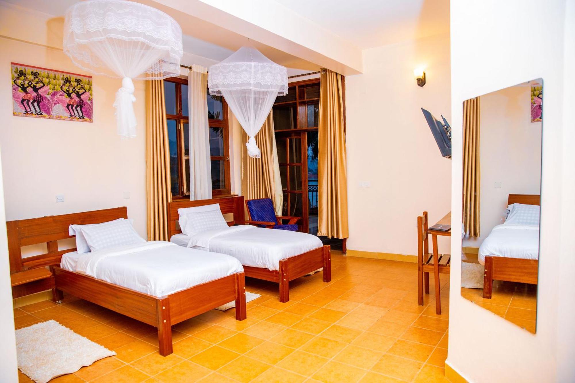 Kivu Hilltop View Resort Gisenyi ภายนอก รูปภาพ