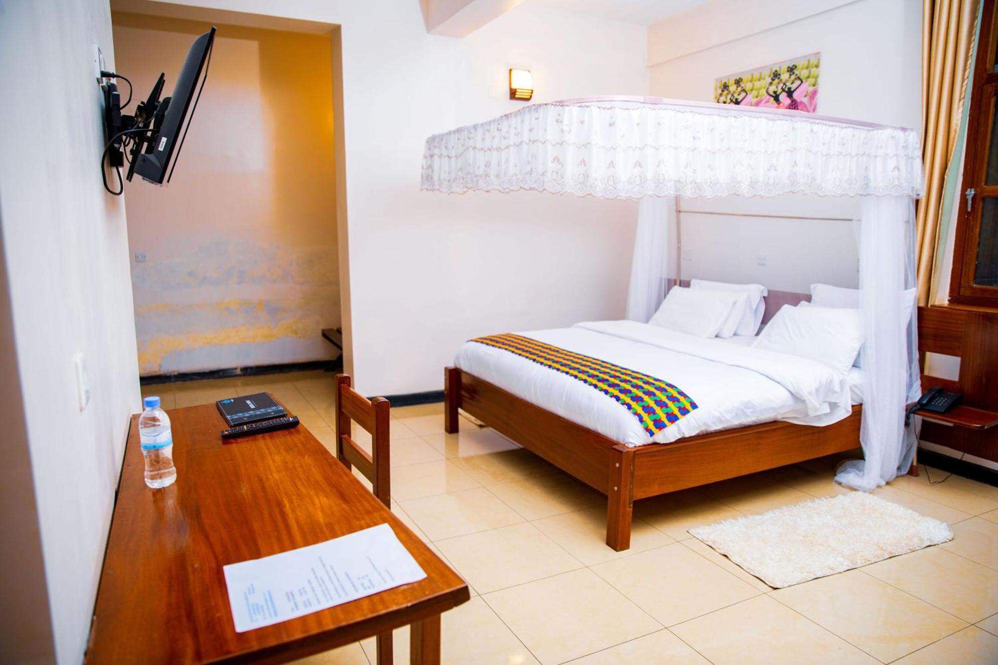 Kivu Hilltop View Resort Gisenyi ภายนอก รูปภาพ
