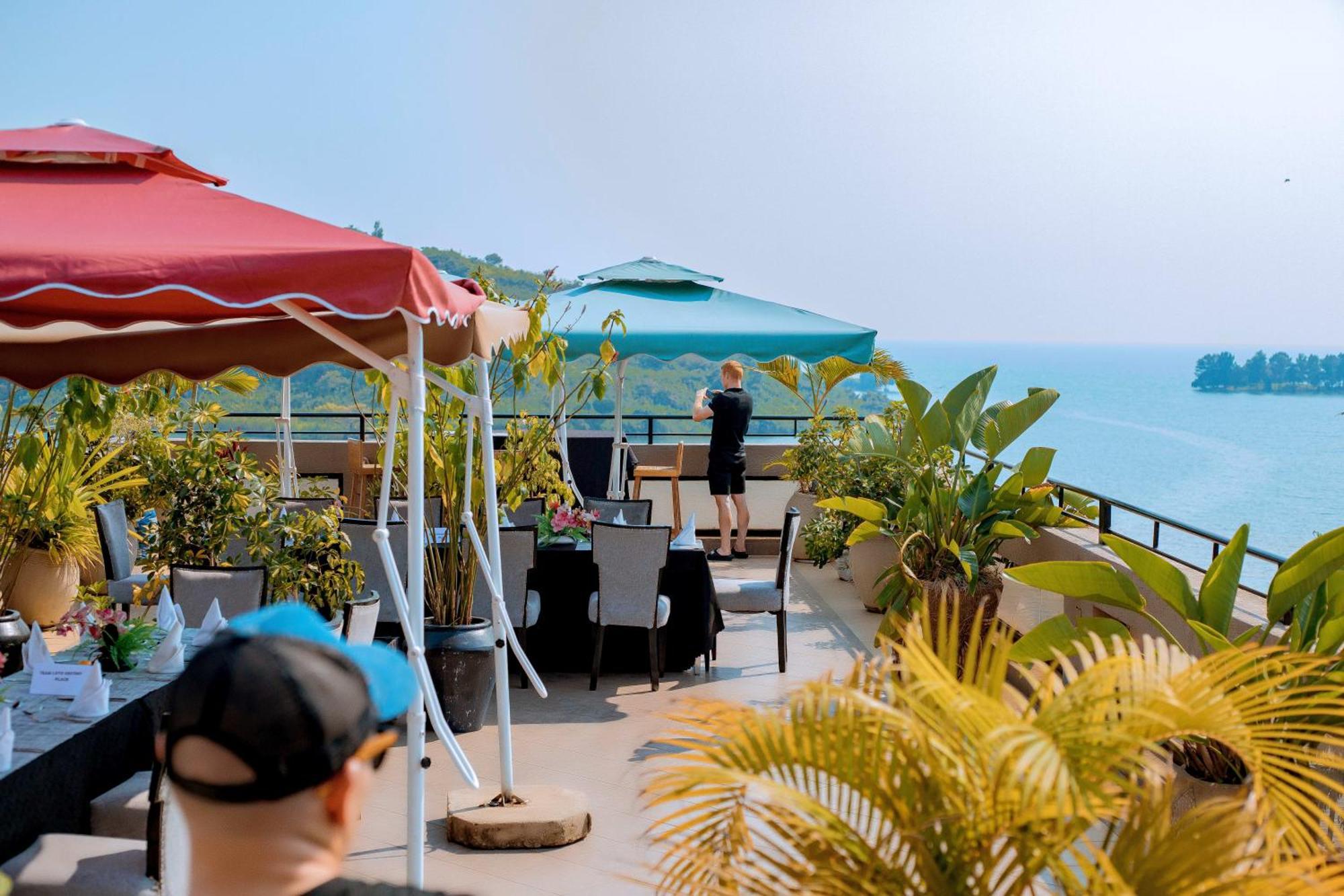 Kivu Hilltop View Resort Gisenyi ภายนอก รูปภาพ
