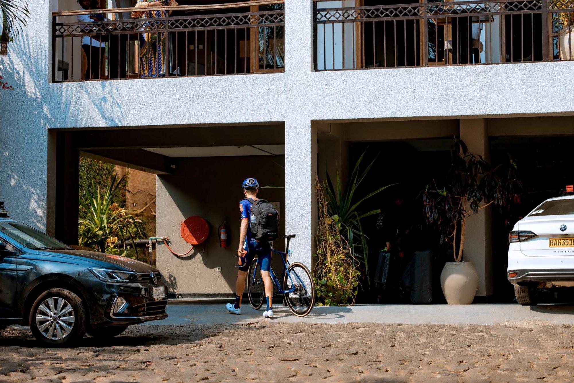 Kivu Hilltop View Resort Gisenyi ภายนอก รูปภาพ