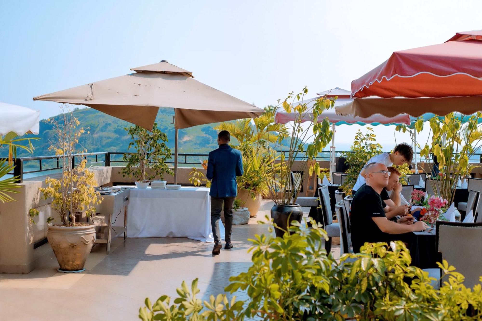 Kivu Hilltop View Resort Gisenyi ภายนอก รูปภาพ