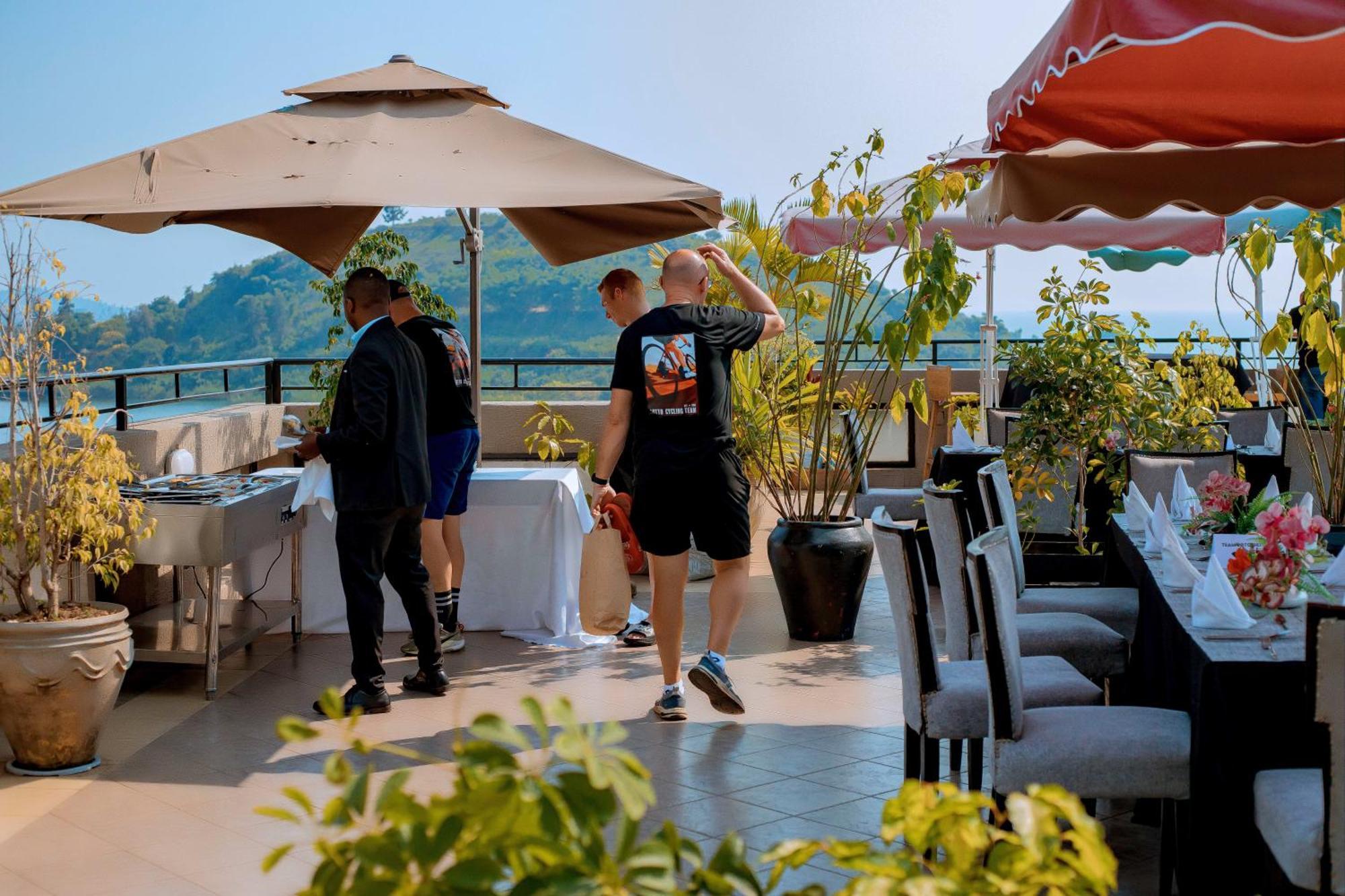 Kivu Hilltop View Resort Gisenyi ภายนอก รูปภาพ