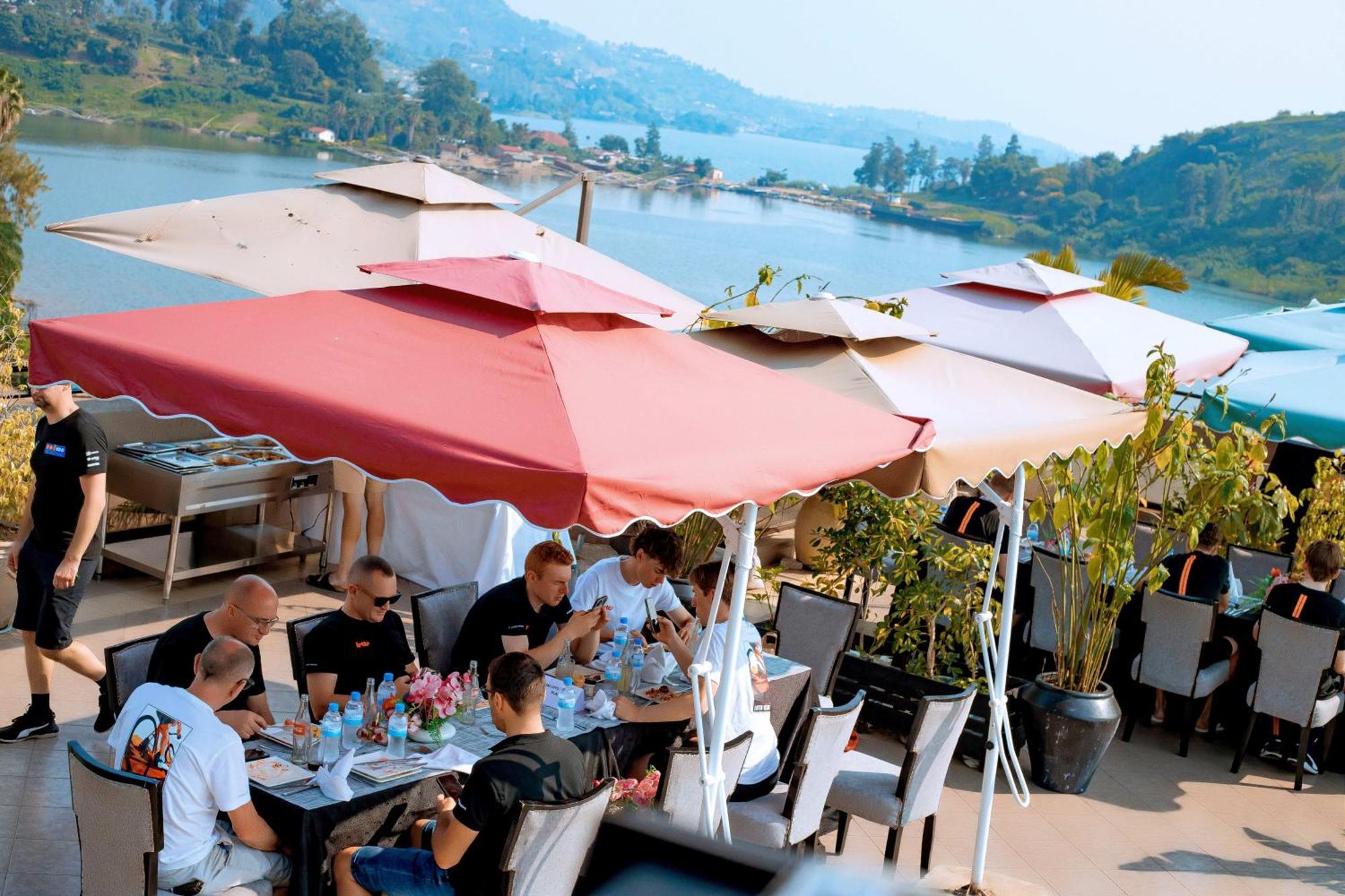 Kivu Hilltop View Resort Gisenyi ภายนอก รูปภาพ